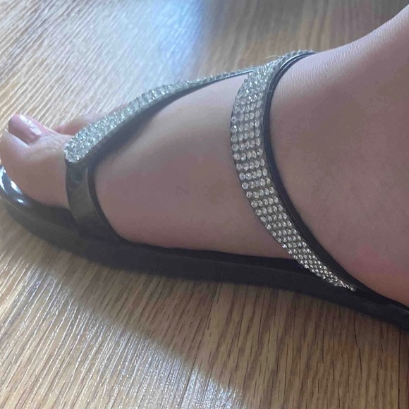 Black flat sandal with Rhinestone detailing - Picture 3 of 3